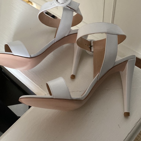 Gianvito Rossi White high heel sandals - Picture 8 of 16
